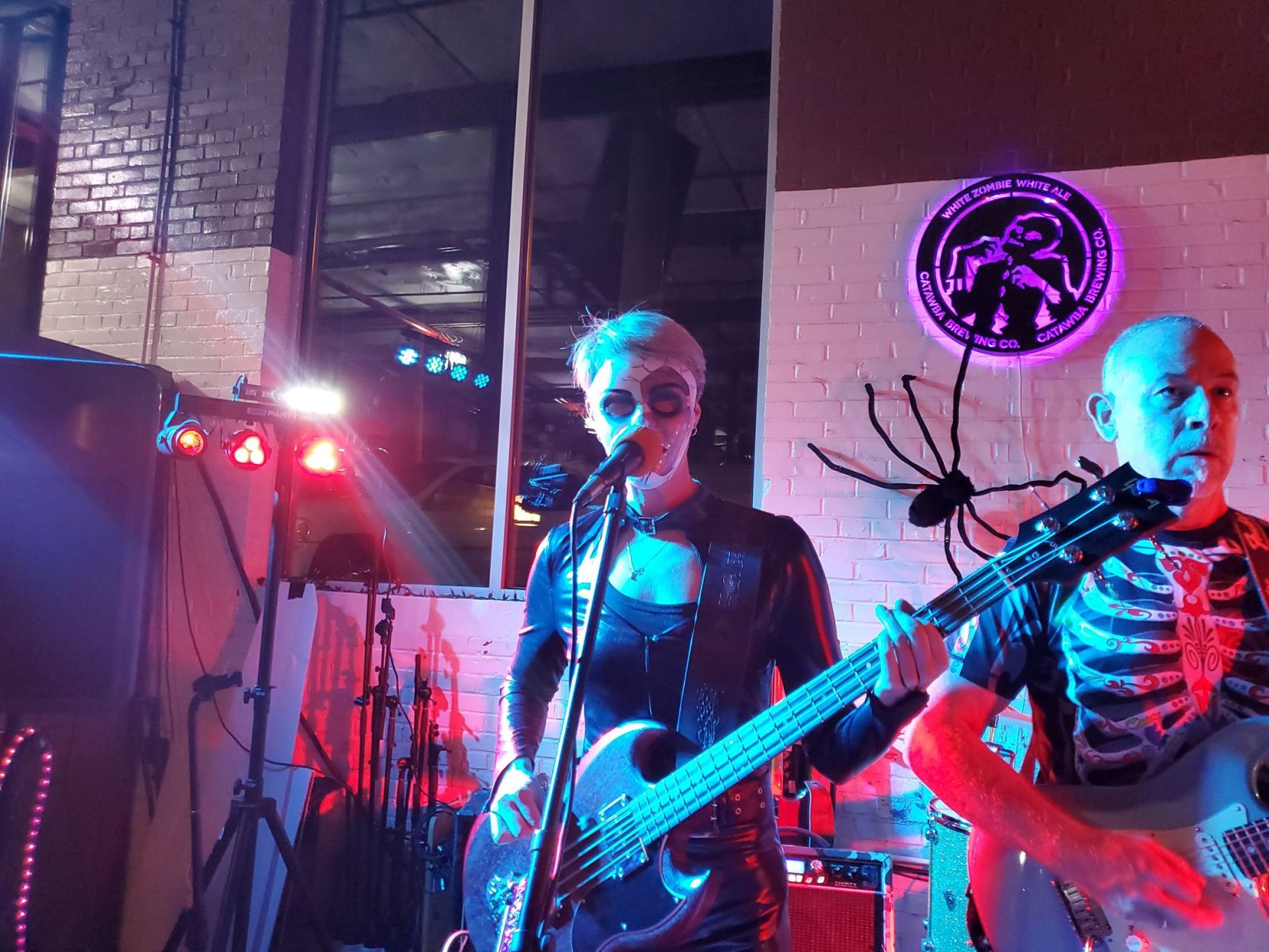 Night Out 1025-26 (33).jpg